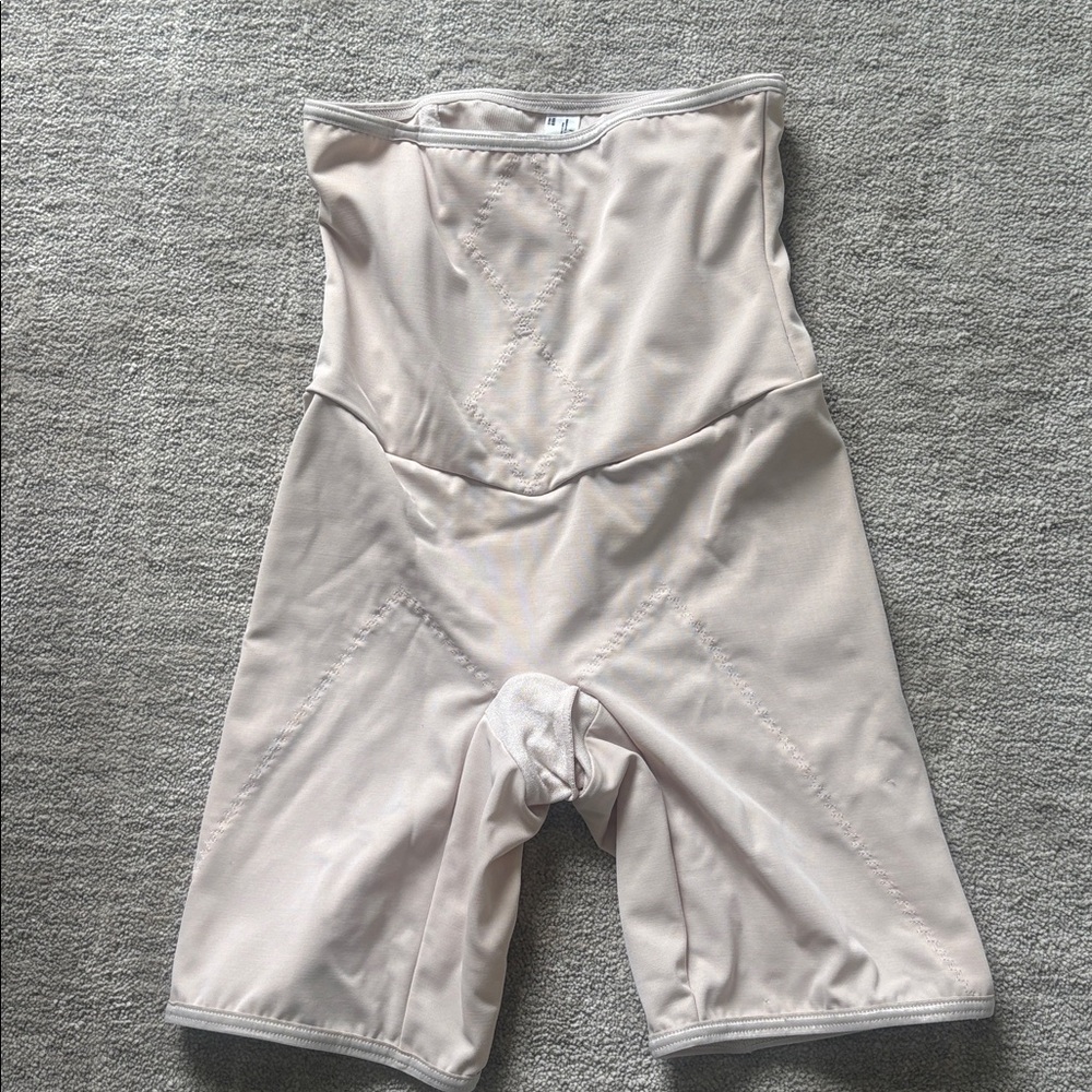 Flexees Seamless Shapewear Bodysuit in Light Beige